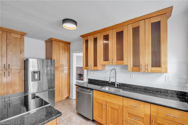 1263 W Queen ST, Hampton, VA 23669