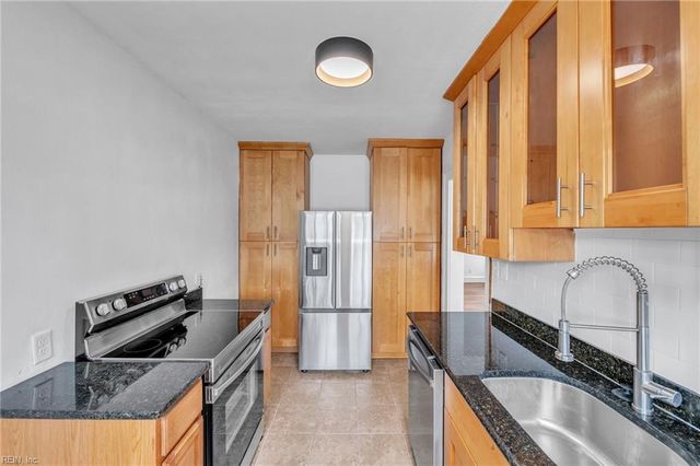 1263 W Queen ST, Hampton, VA 23669