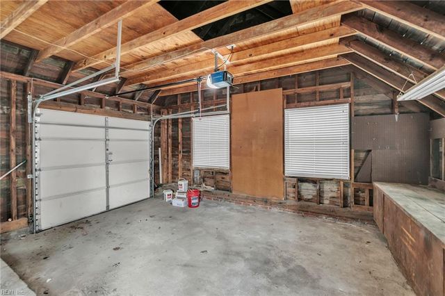 1263 W Queen ST, Hampton, VA 23669