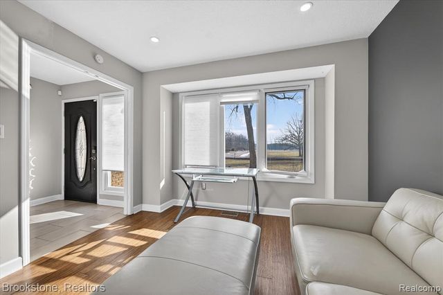 1980 Oakville Waltz Road, New Boston, MI 48164