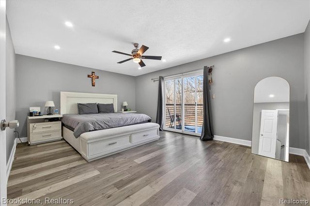 1980 Oakville Waltz Road, New Boston, MI 48164