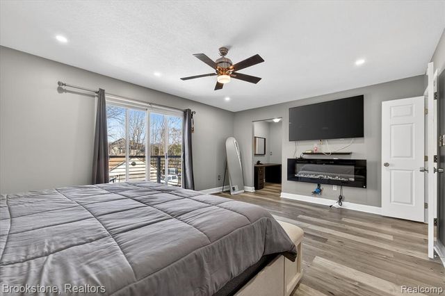 1980 Oakville Waltz Road, New Boston, MI 48164