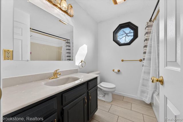 1980 Oakville Waltz Road, New Boston, MI 48164