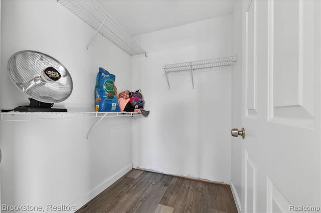 1980 Oakville Waltz Road, New Boston, MI 48164