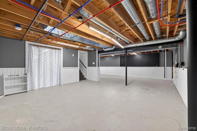 1980 Oakville Waltz Road, New Boston, MI 48164