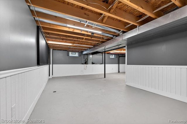 1980 Oakville Waltz Road, New Boston, MI 48164