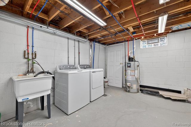 1980 Oakville Waltz Road, New Boston, MI 48164