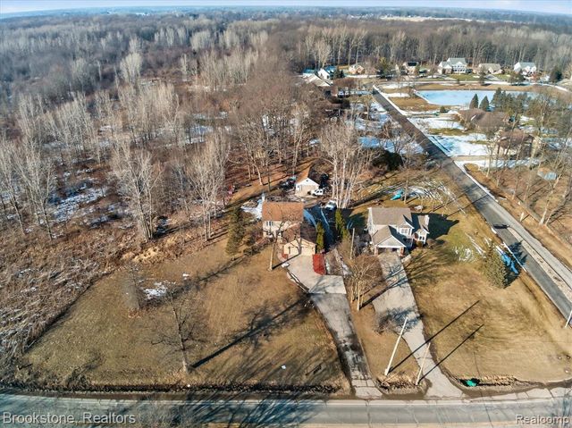 1980 Oakville Waltz Road, New Boston, MI 48164
