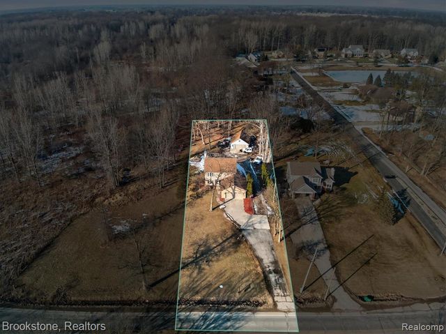 1980 Oakville Waltz Road, New Boston, MI 48164