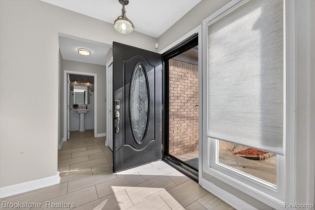 1980 Oakville Waltz Road, New Boston, MI 48164