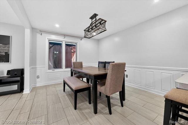 1980 Oakville Waltz Road, New Boston, MI 48164