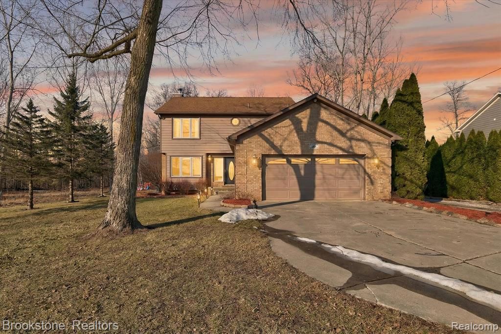 1980 Oakville Waltz Road, New Boston, MI 48164
