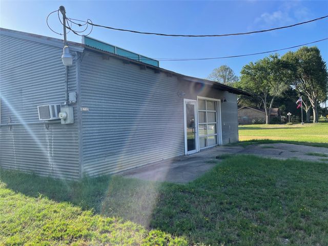 1412 Ward Bend Road, Sealy, TX 77474