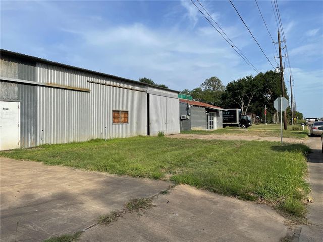 1412 Ward Bend Road, Sealy, TX 77474