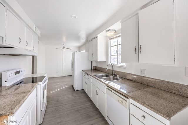 5401 Longridge Avenue, Las Vegas, NV 89146