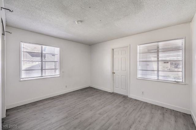 5401 Longridge Avenue, Las Vegas, NV 89146