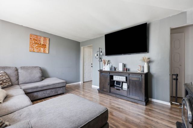 1427 WILLIAMS ST, Levittown, PA 19057