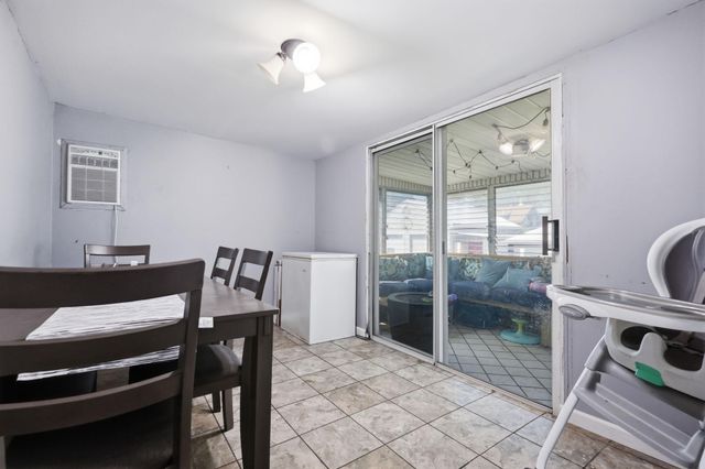 1427 WILLIAMS ST, Levittown, PA 19057