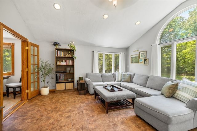 85 Malley Ave, Avon, MA 02322