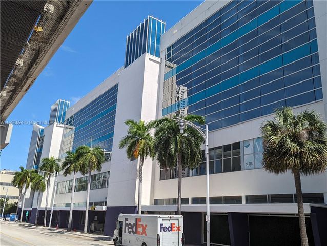 1501 Biscayne Blvd INT, Miami, FL 33132