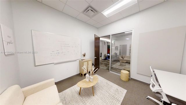 1501 Biscayne Blvd INT, Miami, FL 33132