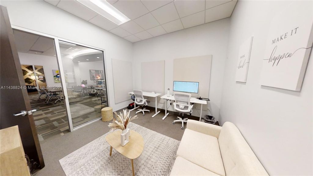 1501 Biscayne Blvd INT, Miami, FL 33132