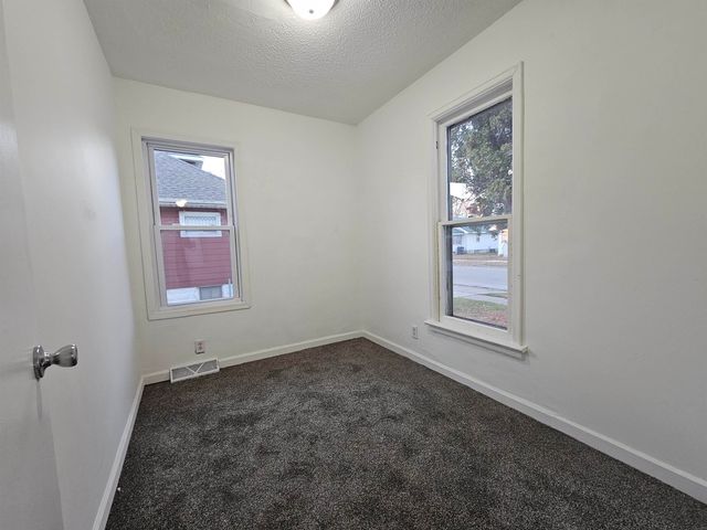 307 Center Street, Waterloo, IA 50703