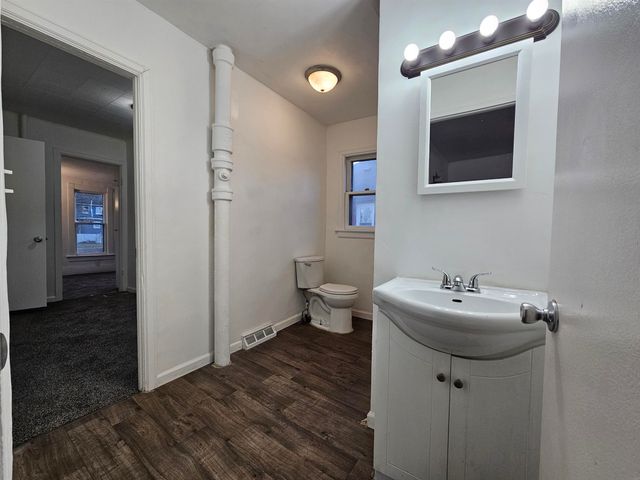 307 Center Street, Waterloo, IA 50703