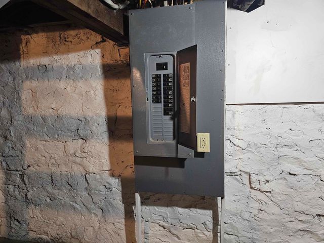 307 Center Street, Waterloo, IA 50703