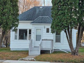 307 Center Street, Waterloo, IA 50703