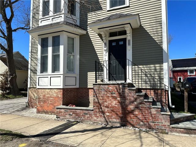 53 Burton Street, Bristol, RI 02809