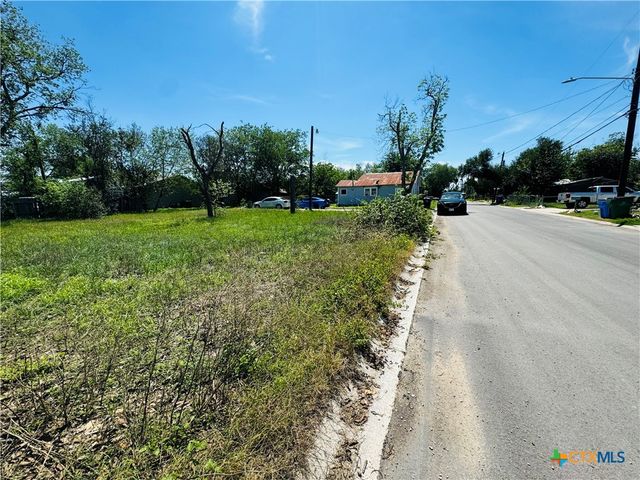 419 Braden Street, Seguin, TX 78155