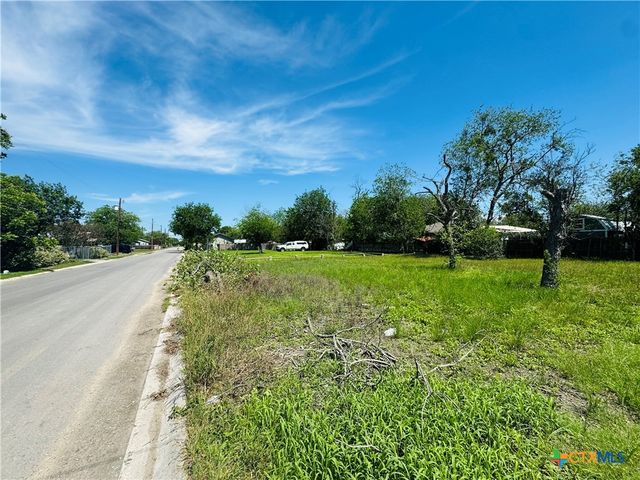 419 Braden Street, Seguin, TX 78155