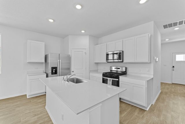 325 Santo Domingo RD, Bastrop, TX 78602