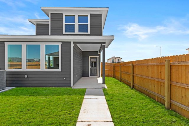 325 Santo Domingo RD, Bastrop, TX 78602