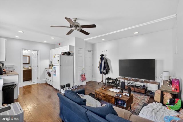 1229 S 6TH ST, Philadelphia, PA 19147