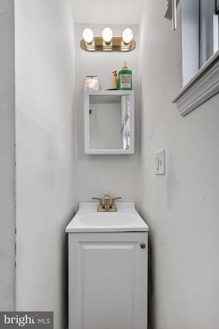 1229 S 6TH ST, Philadelphia, PA 19147