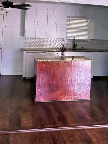 303 E 7th Street, Kaufman, TX 75142