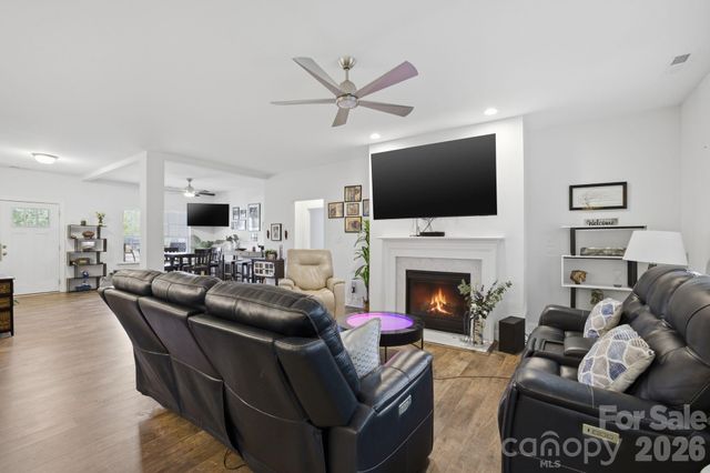 314 Potters Landing, Denton, NC 27239