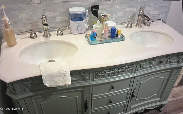 423 Edgewood Circle, Whiteville, NC 28472