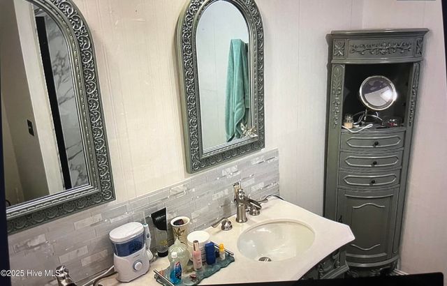 423 Edgewood Circle, Whiteville, NC 28472