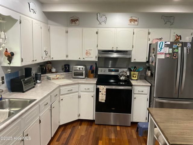 423 Edgewood Circle, Whiteville, NC 28472