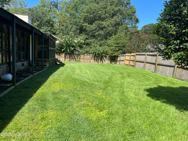 423 Edgewood Circle, Whiteville, NC 28472