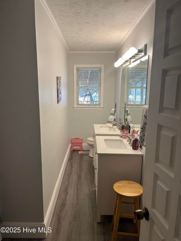 423 Edgewood Circle, Whiteville, NC 28472