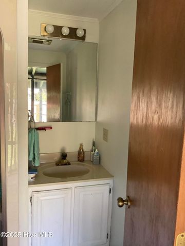 423 Edgewood Circle, Whiteville, NC 28472