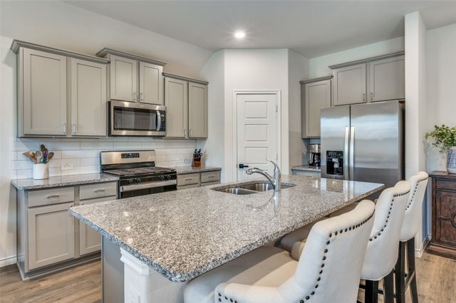 9813 Quail Pointe Road, Aubrey, TX 76227