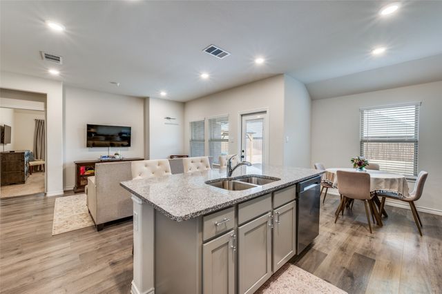 9813 Quail Pointe Road, Aubrey, TX 76227