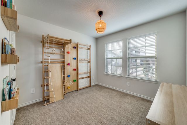 9813 Quail Pointe Road, Aubrey, TX 76227