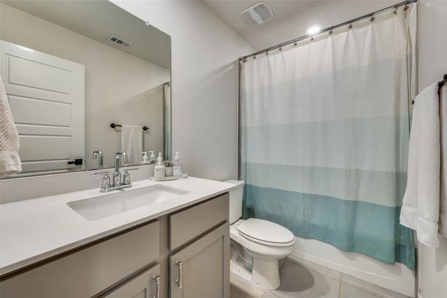 9813 Quail Pointe Road, Aubrey, TX 76227