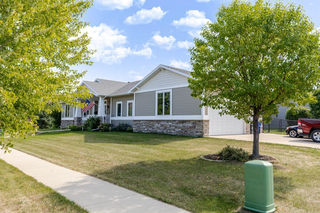3847 43rd Avenue S, Moorhead, MN 56560